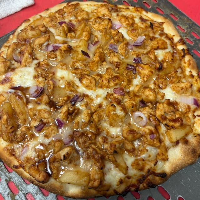 Sm BBQ Chicken Pizza.