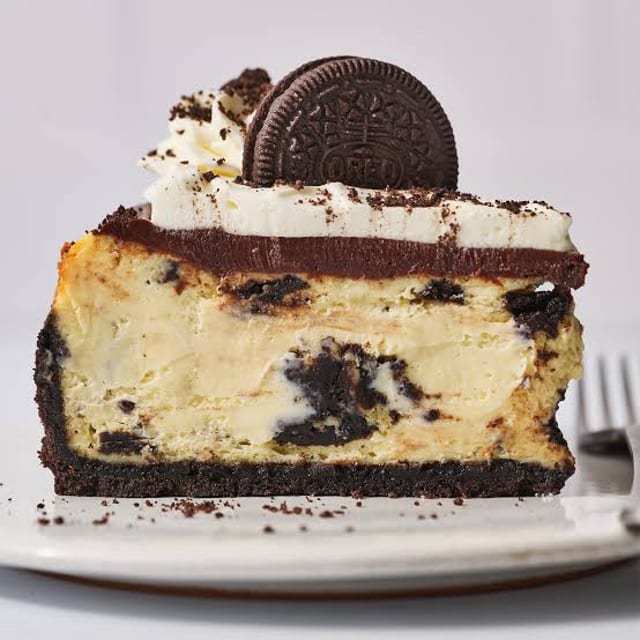Oreo Fudge Cheesecake Slice.