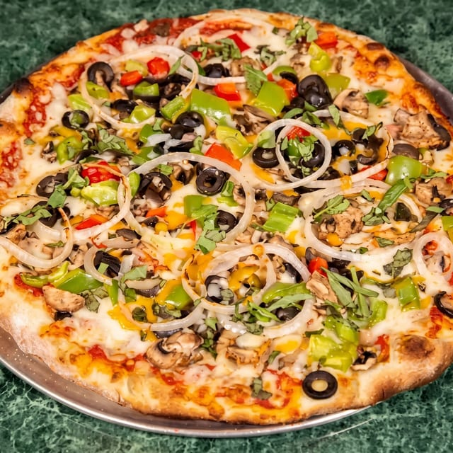 Sm Vegetarian Special Pizza.